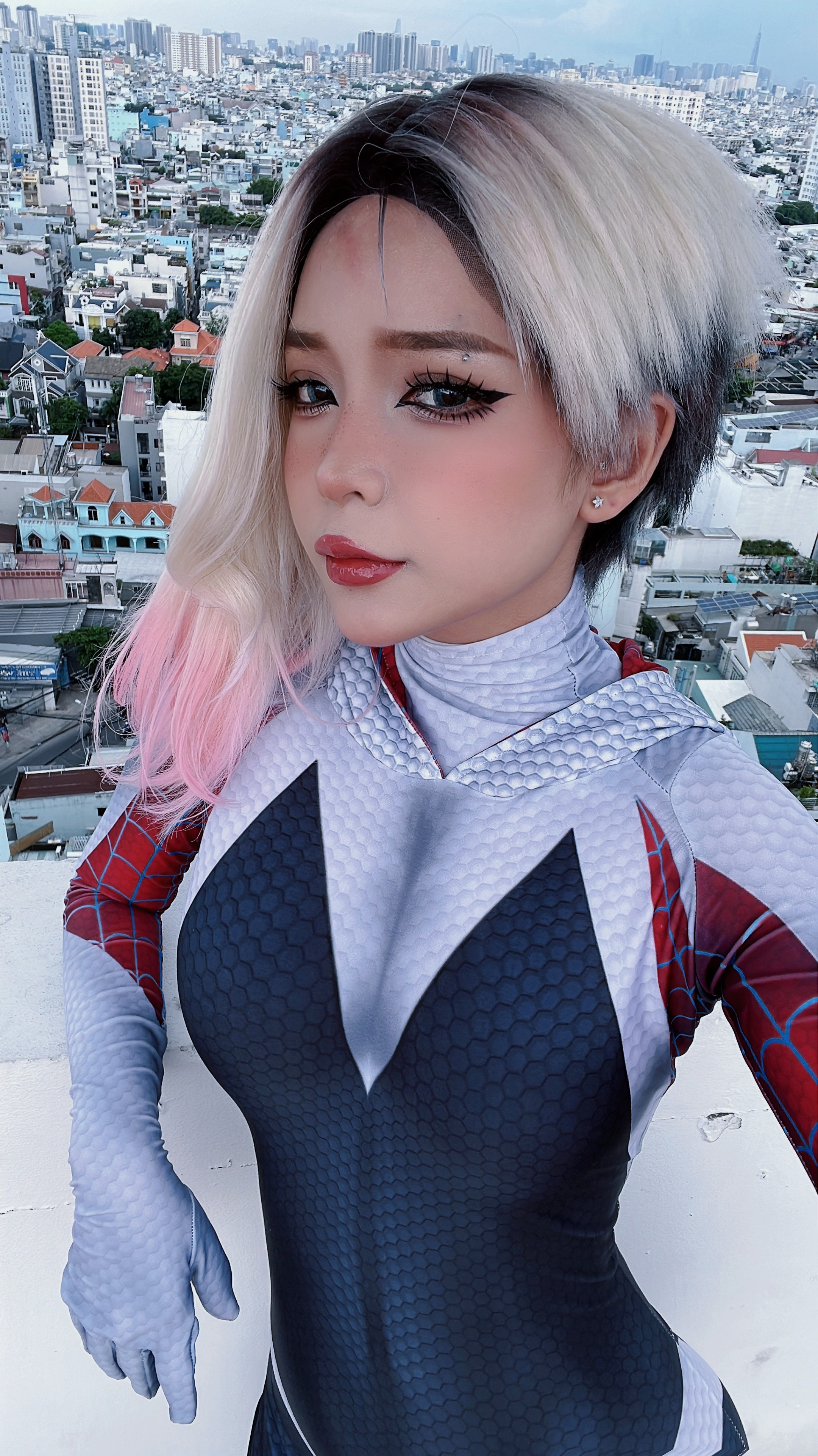 Sexy косплей Spider-Gwen by UmekoJ в мини бикини